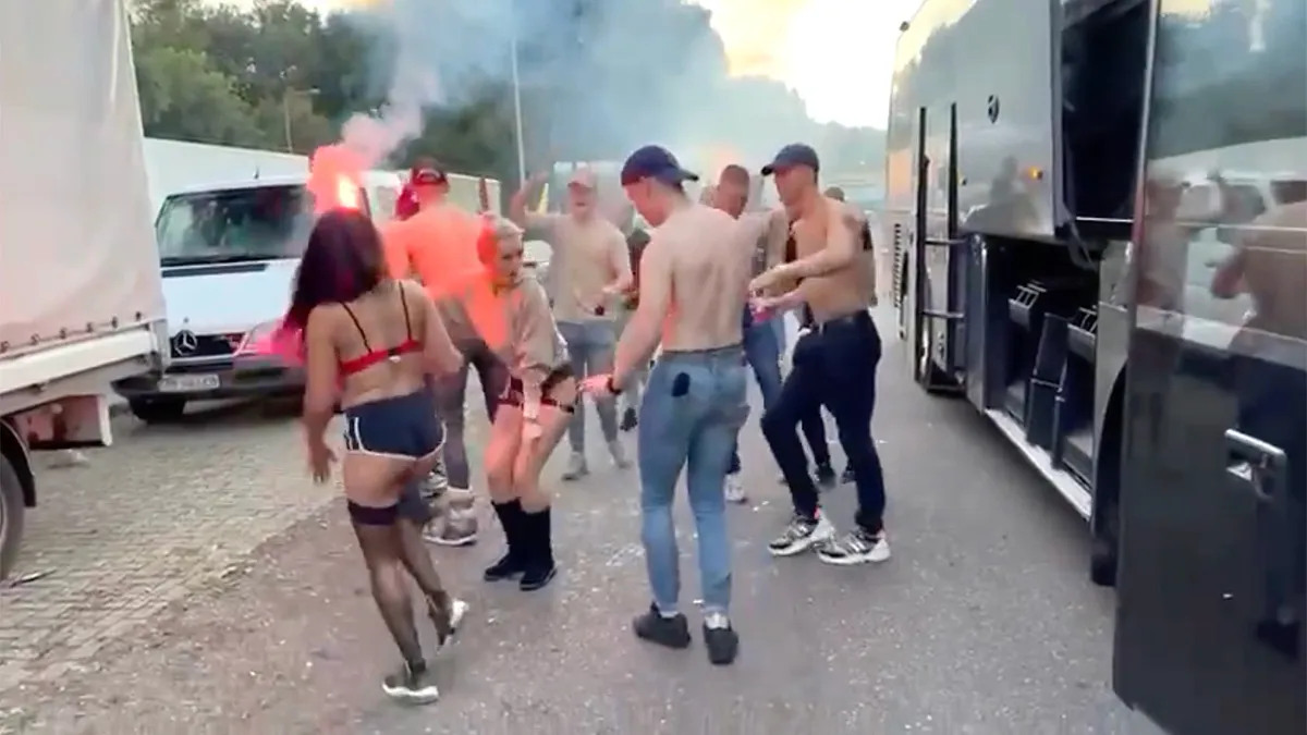 Feestje bouwen tijdens stop van de Partybus is helemaal niet verkeerd