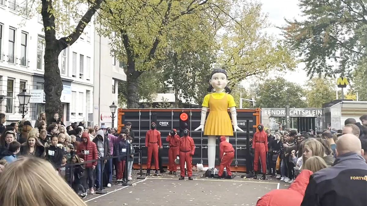 Squid Game in Rotterdam: Mensen staan 4 uur in de rij om Annemaria Koekoek te spelen