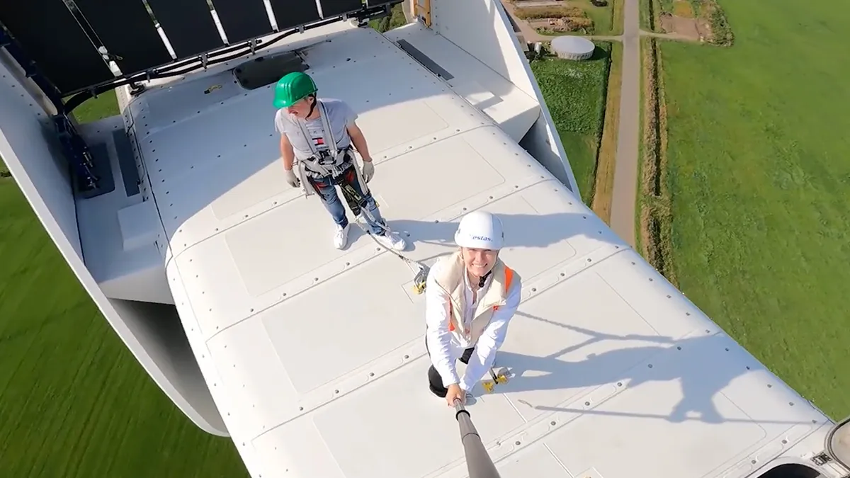 Voor een kijkje bovenop een windmolen moet je zeker geen hoogtevrees hebben