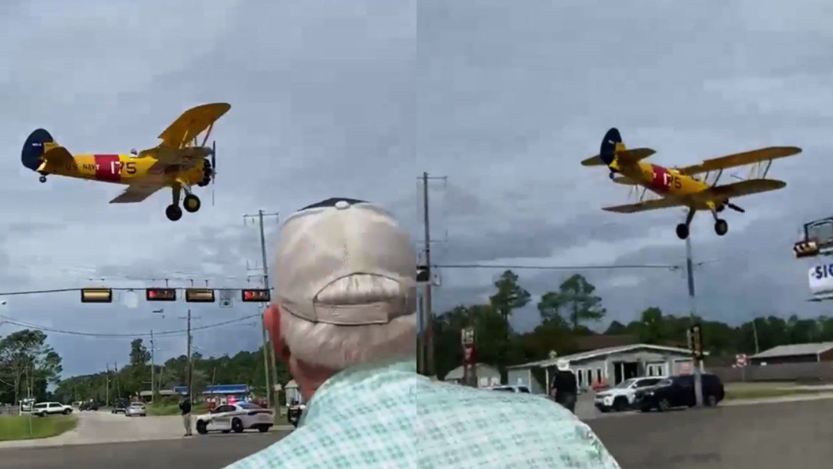 Klassiek vliegtuig stort neer tijdens parade in Texas