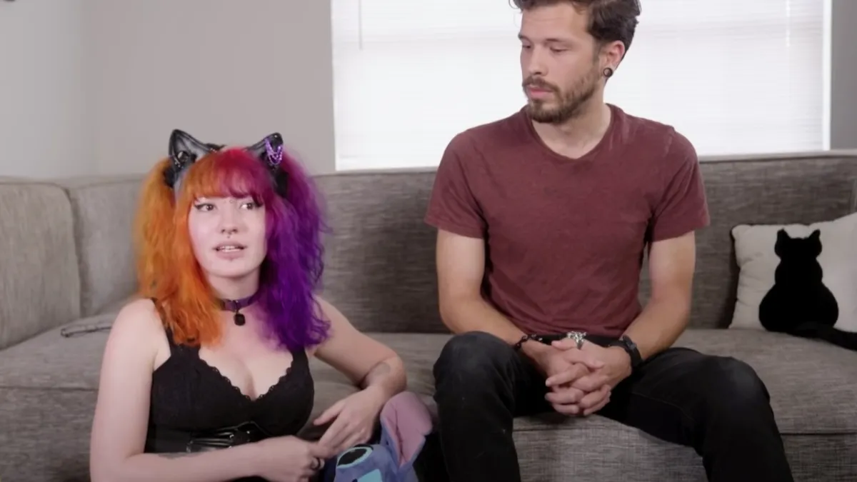 Abigail identificeert zichzelf als een kat