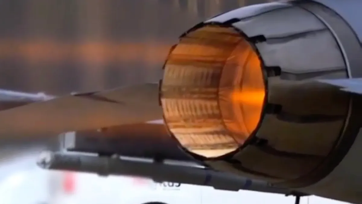 F16 laat zien hoe de dag na een Thaise maaltijd er zo'n beetje uitziet
