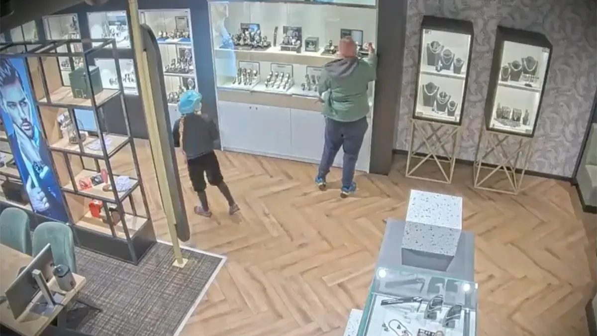 Juwelier in Veendam zet dief van horloge in het zonnetje