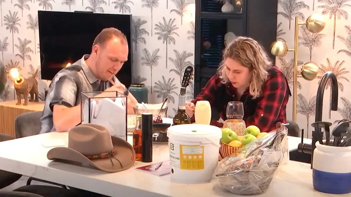 Ondertussen in Lang Leve de Liefde: Ilse is niet zo'n prater tijdens het eten