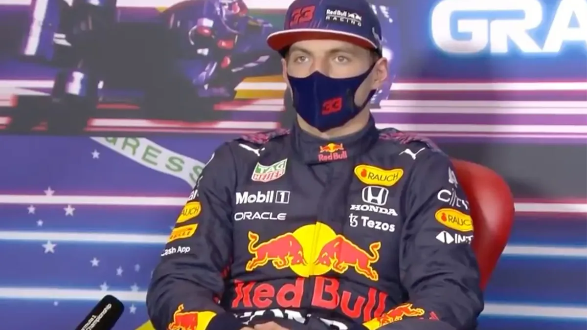Reactie Max Verstappen op zijn boete: 'Kan nu minder FIFA-punten kopen'