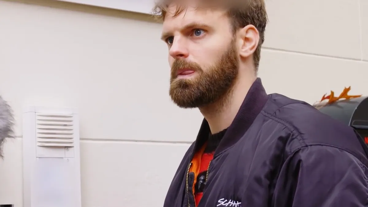 Tim Hofman gaat confrontatie aan met Sywert van Lienden om Mondkapjes deal