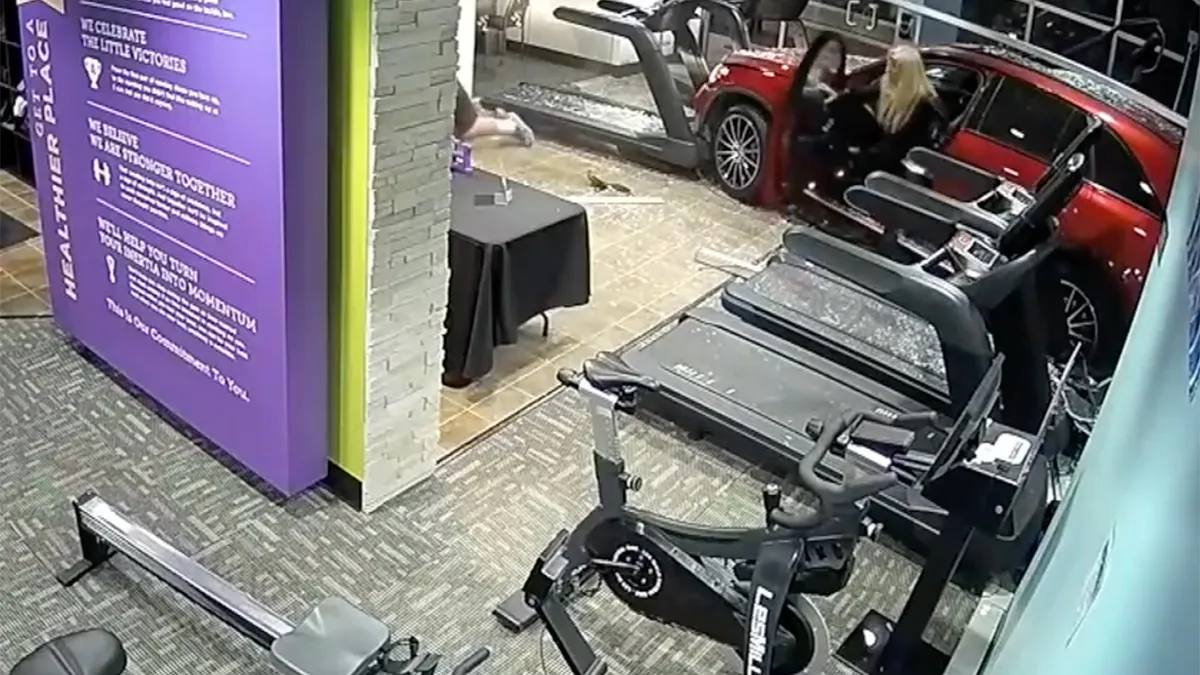 Vrouw dacht goede parkeerplek te hebben... In een sportschool