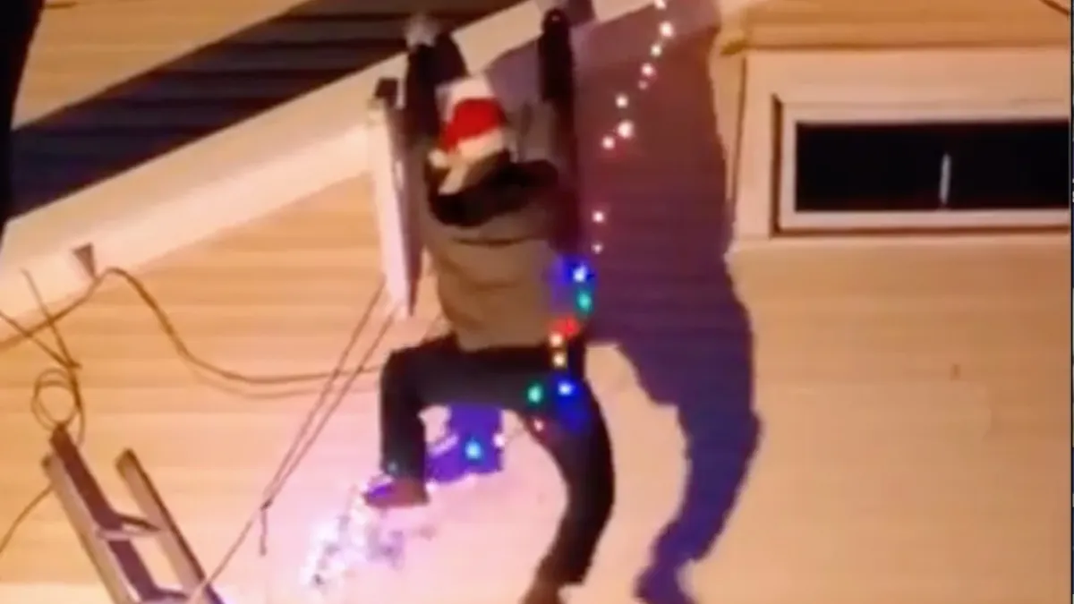 Maak je kerstversiering helemaal af met een onhandige klusjesman