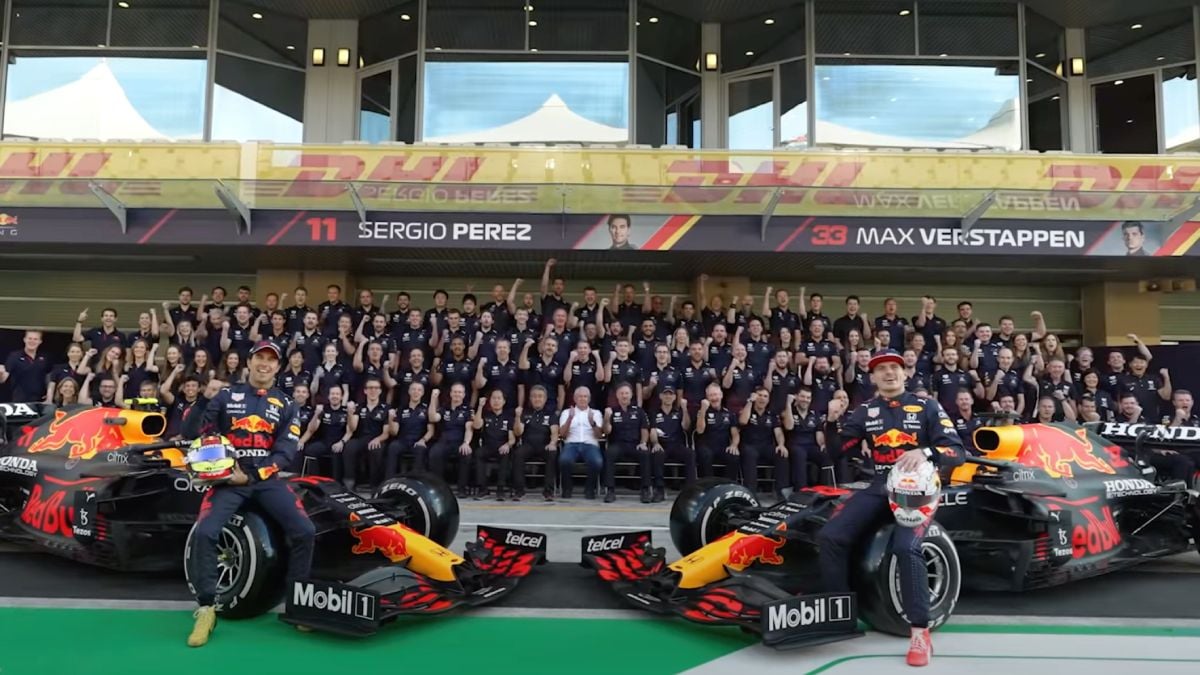 Red Bull Racing kijkt als team nog even terug op 2021