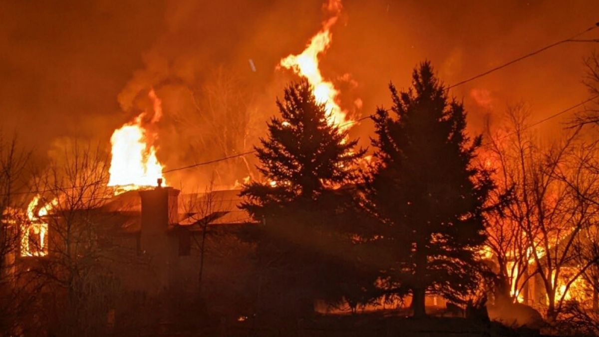 Natuurbranden houden aardig huis in Colorado