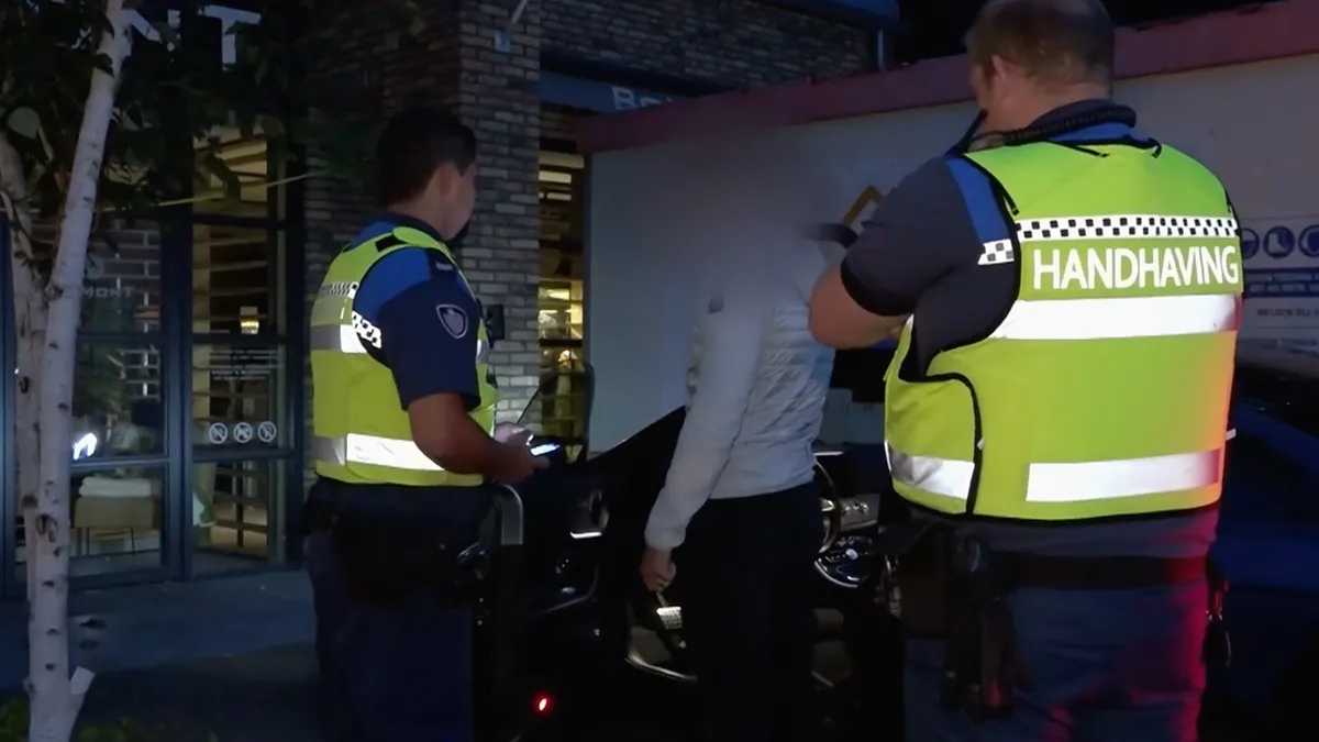 Man man man: 'Stoere foutparkeerder' heeft geen respect voor handhavers