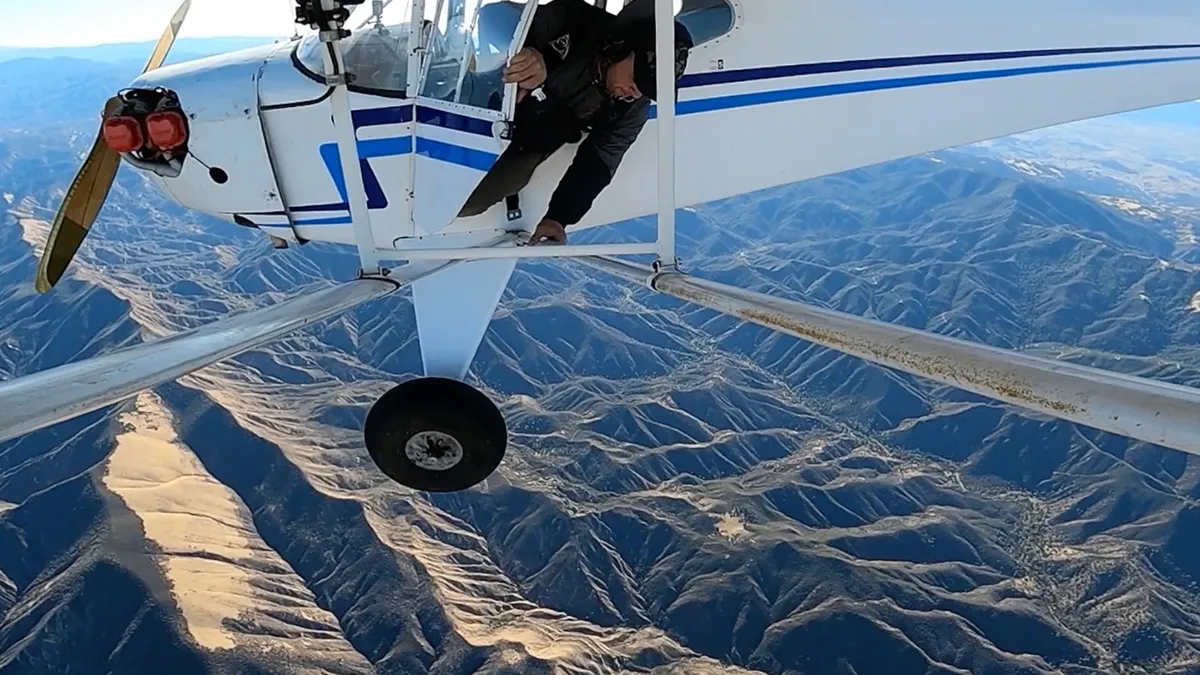 Man wil as beste vriend uitstrooien, maar vliegtuigje krijgt motorpech en crasht