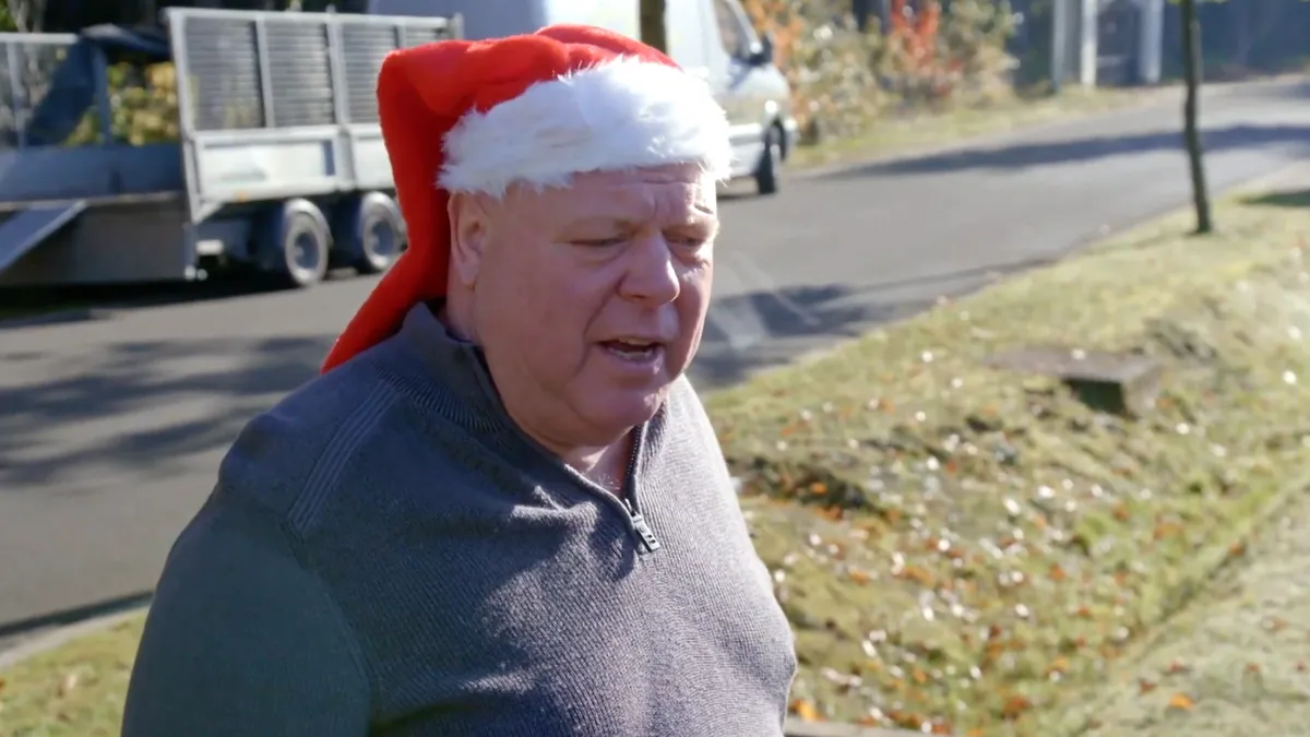 Nicol stelt kerstpakket samen, maar Peter 'Massa is Kassa' Gillis brandt haar helemaal af