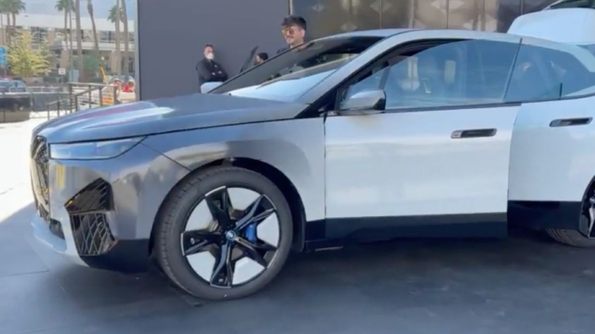 BMW laat kleur autolak veranderen met elektronische inkt