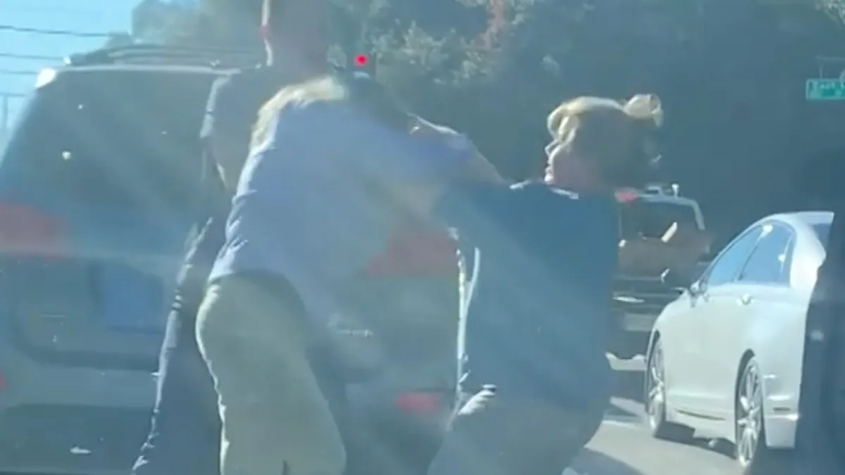 Als Karen en Karen elkaar in de haren vliegen