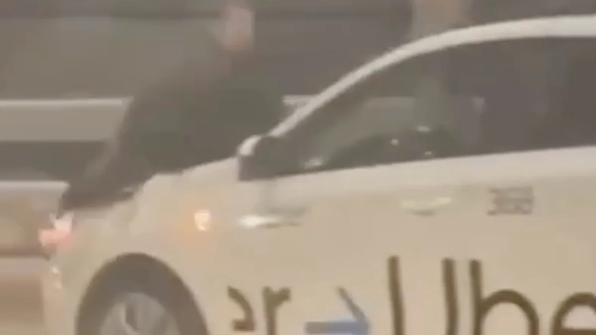 Beetje ongebruikelijke manier van een taxi pakken in Krasnojarsk