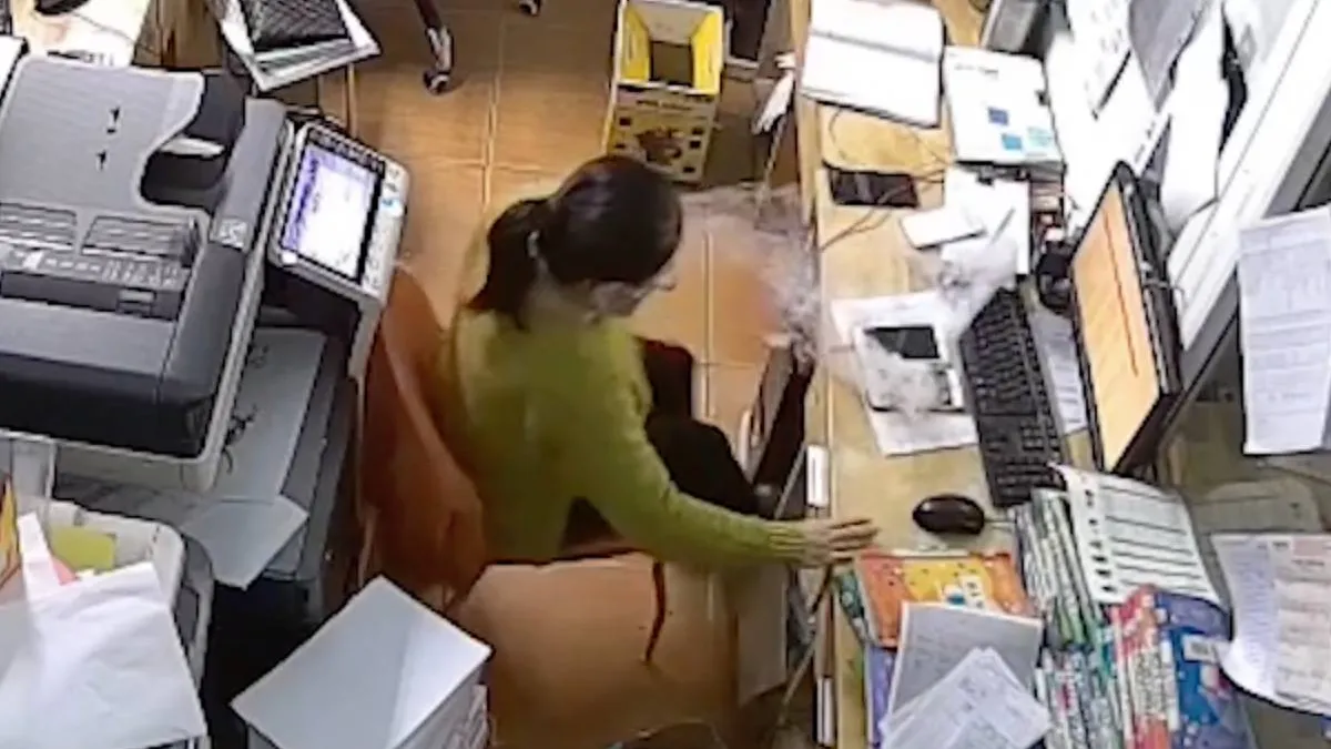 Telefoon vliegt spontaan in de hens in Vietnam