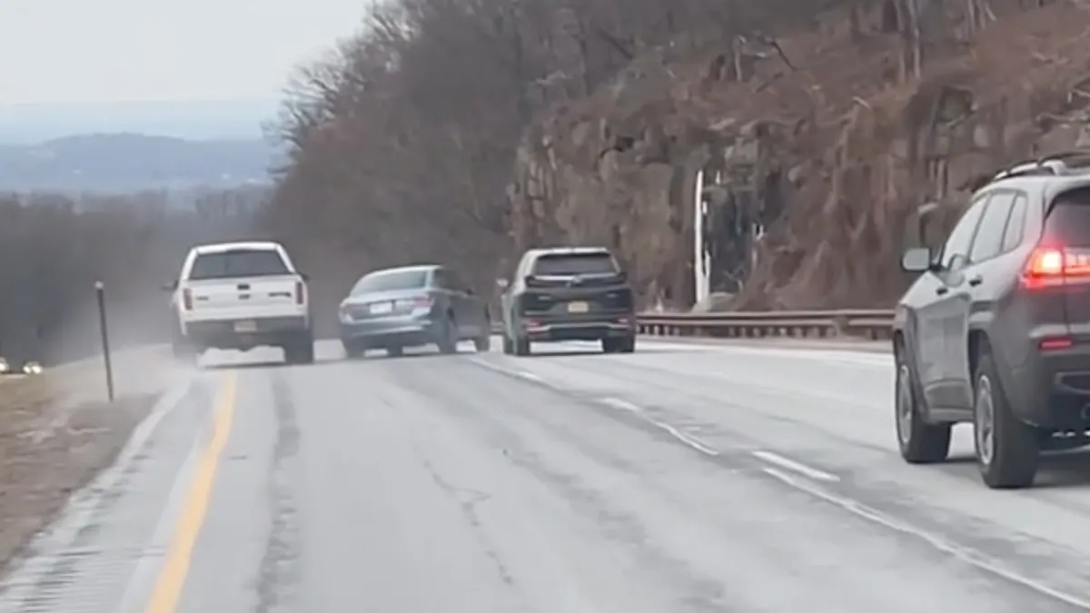Honda coureur schrijft zijn auto af in New Jersey