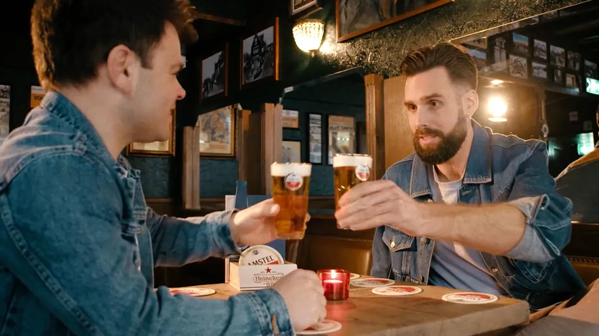 Ja hoor, de kroegen mogen weer open tot 22.00 uur: Het Eerste Rondje!