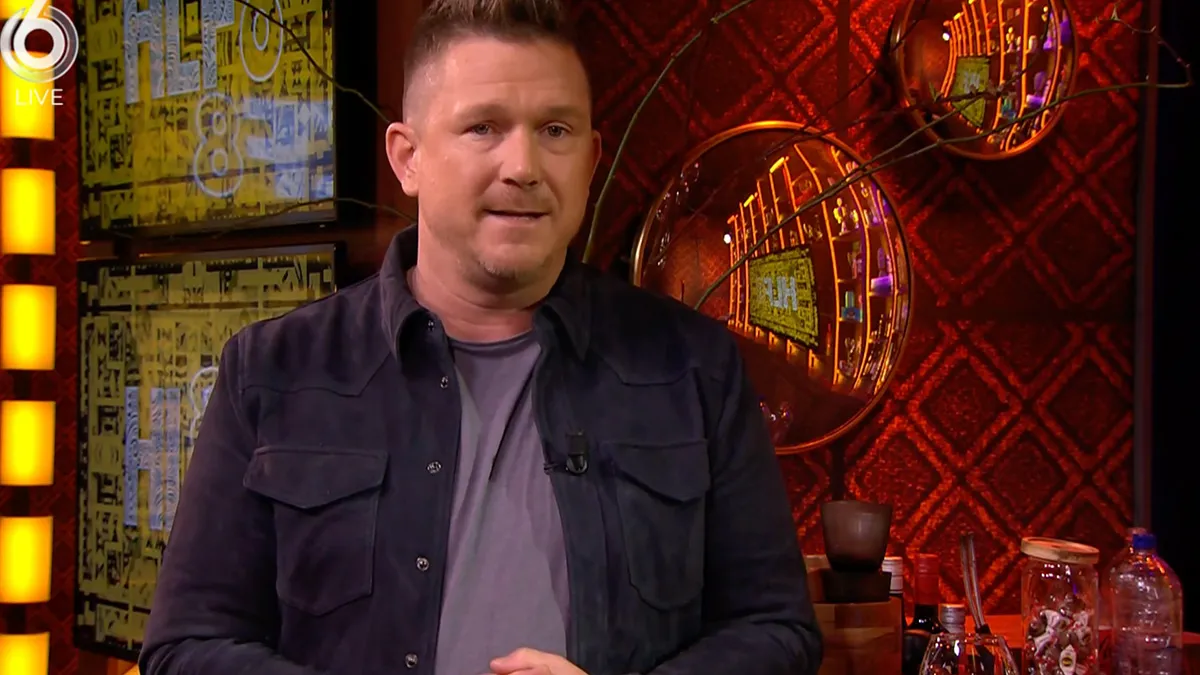Johnny de Mol heeft geen goed woord over voor Jeroen Rietbergen in talkshow HLF8