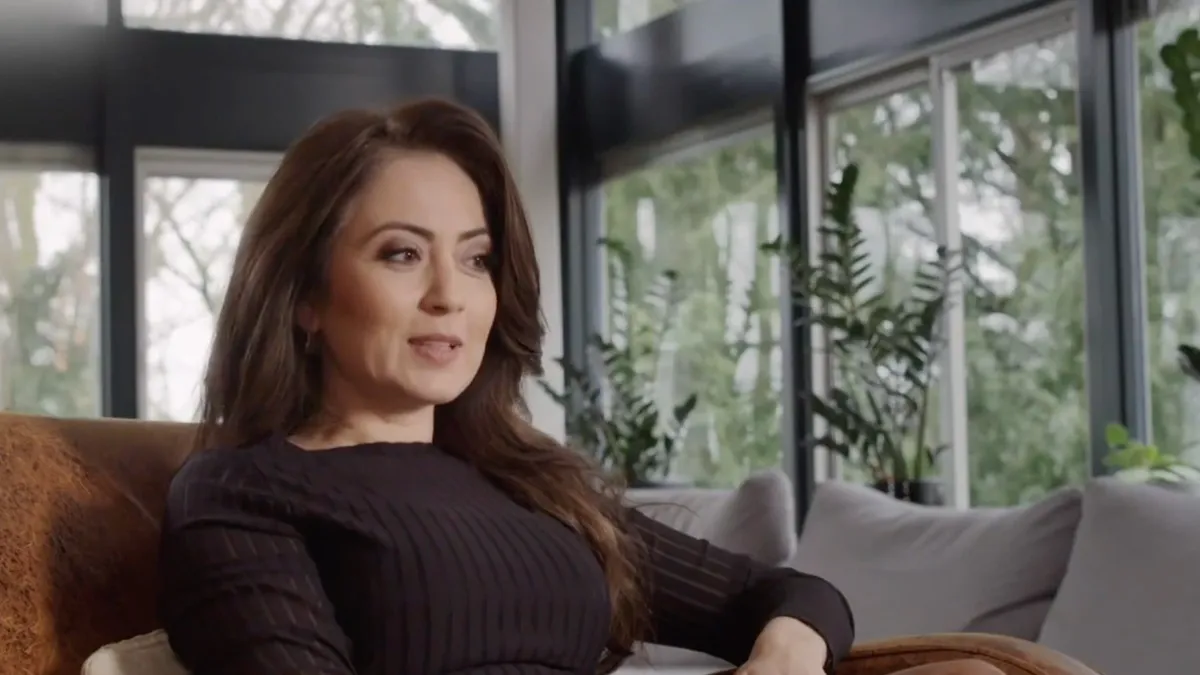 Journalist en schrijfster Tahmina Akefi openbaart zich als partner van Peter R. de Vries