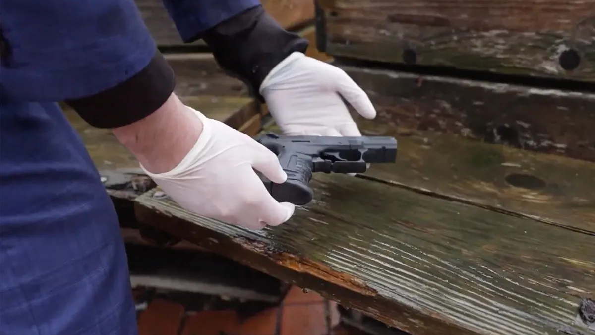 Vroeger plukte je tomaten als bijbaantje, tegenwoordig verkopen jongeren wapens...