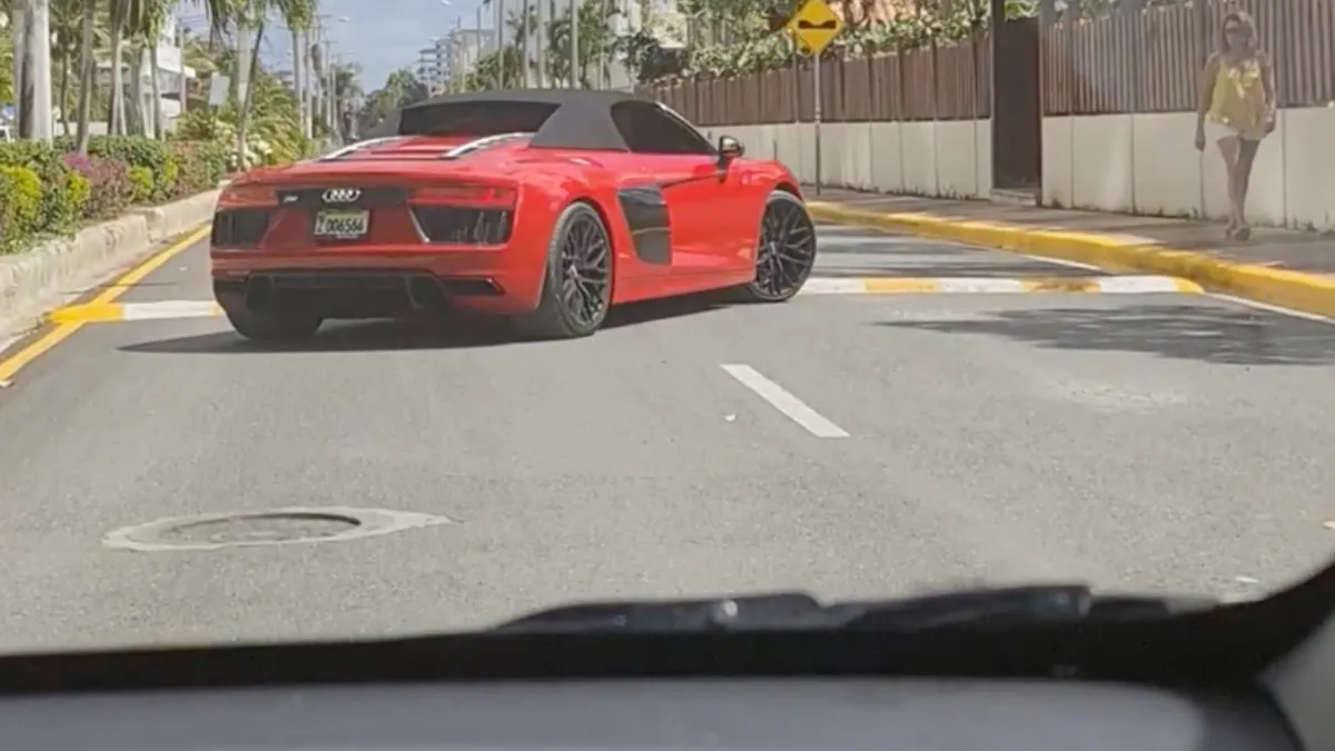 Audi R8 toch niet zo handig aan de kust van de Dominicaanse Republiek