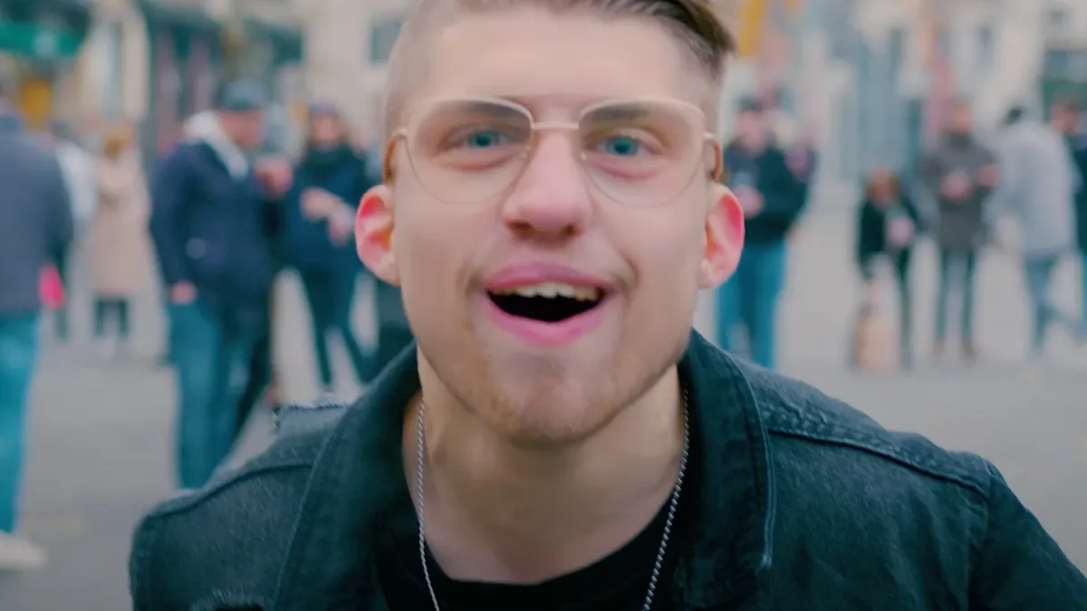 Zanger Jason van Elewout brengt ons “Waar heb ik jou”