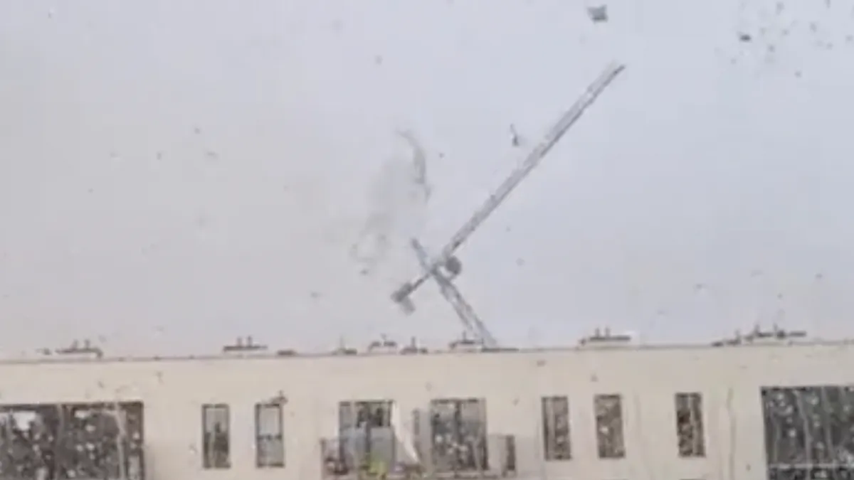 Telekraam omgewaaid in het Poolse Krakau