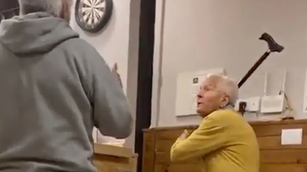 Pas op voor Spaanse opa met wandelstok