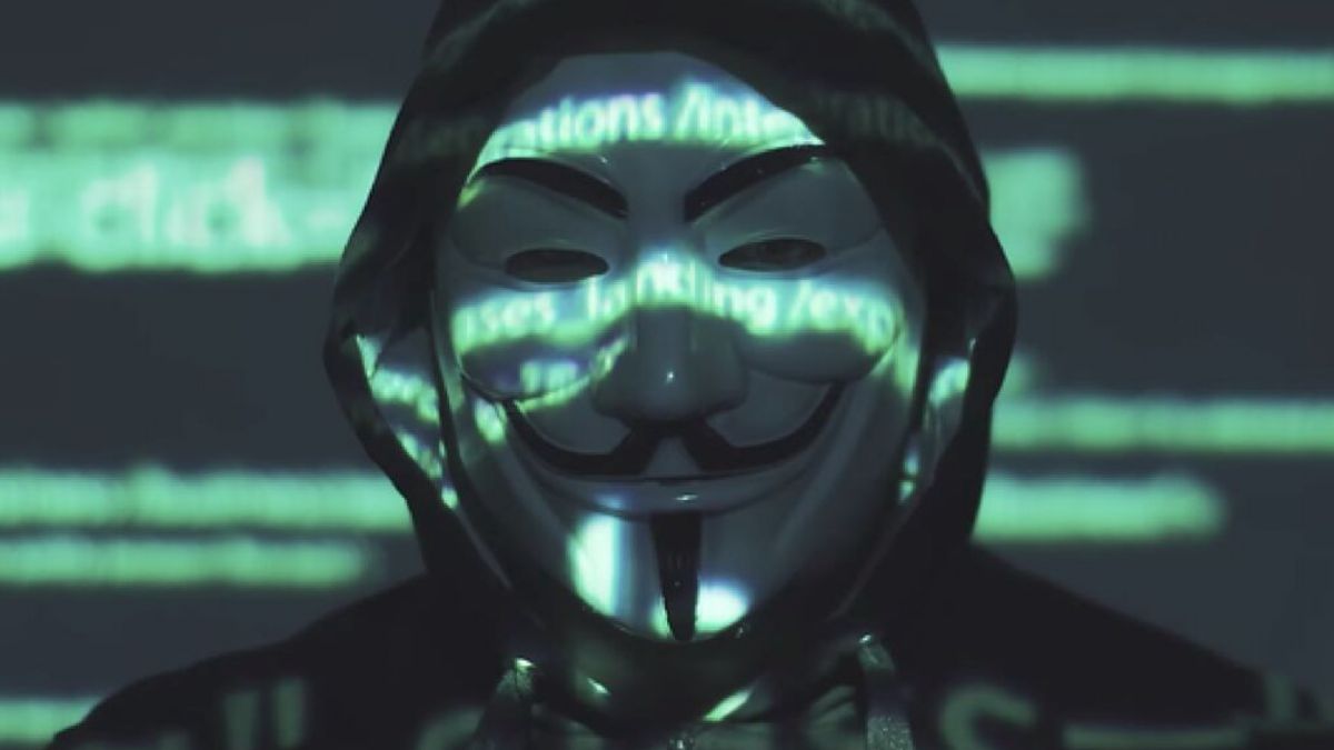 Anonymous hackt Russische televisie en laat beelden uit Oekraïne zien