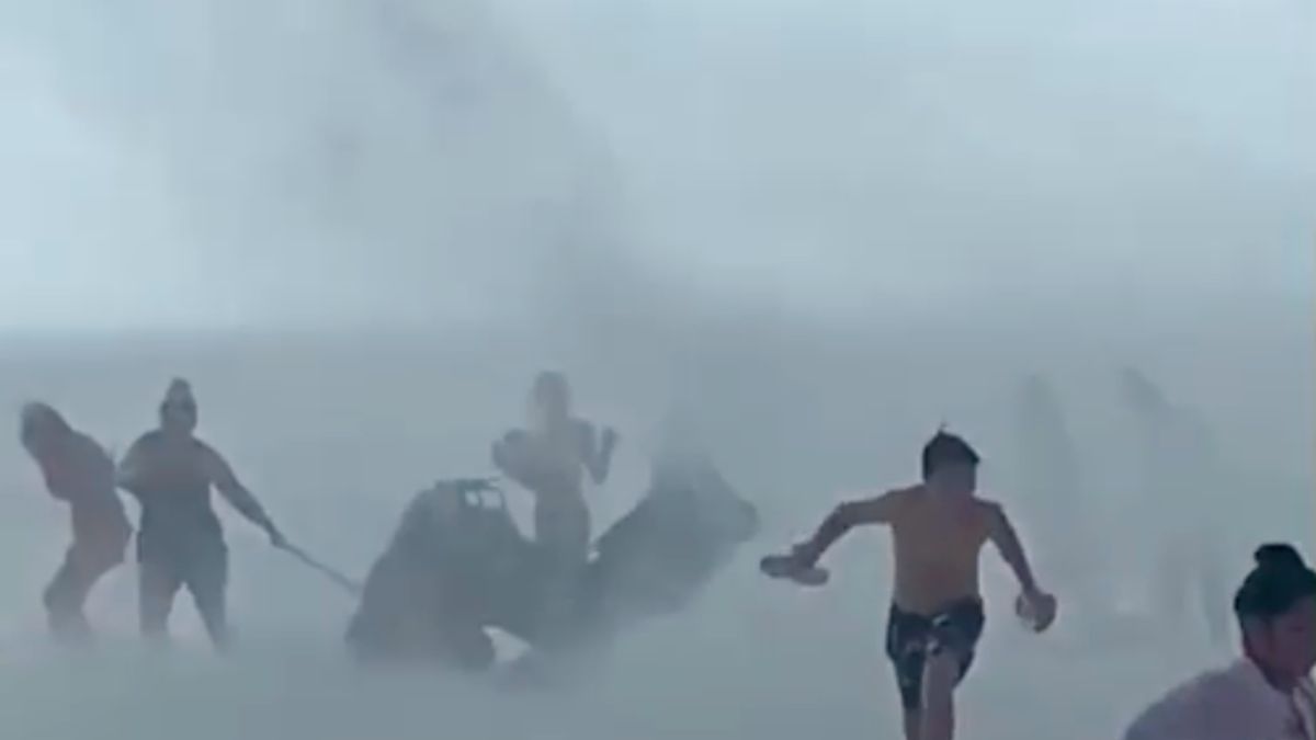 Waterhoos verandert in wervelwind en laat strandganger rennen aan Fort Myers Beach