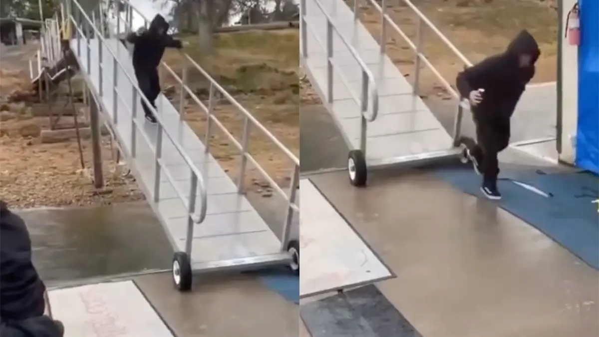Hoppa, zo van de loopplank het water in
