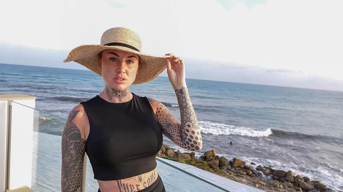 Internet kan uit: Temptation Island Rosanna als poesje
