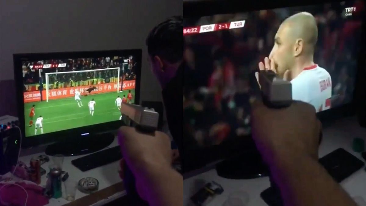 Turkse voetbalfan schiet zijn tv kapot na missen penalty