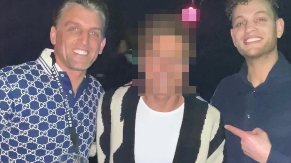 Wait what: Er duikt nog een slechtere foto op van Andre Hazes tijdens Holland Zingt Hazes