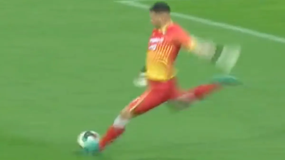 Keeper Riccardo Gagno scoort in blessuretijd winnende goal