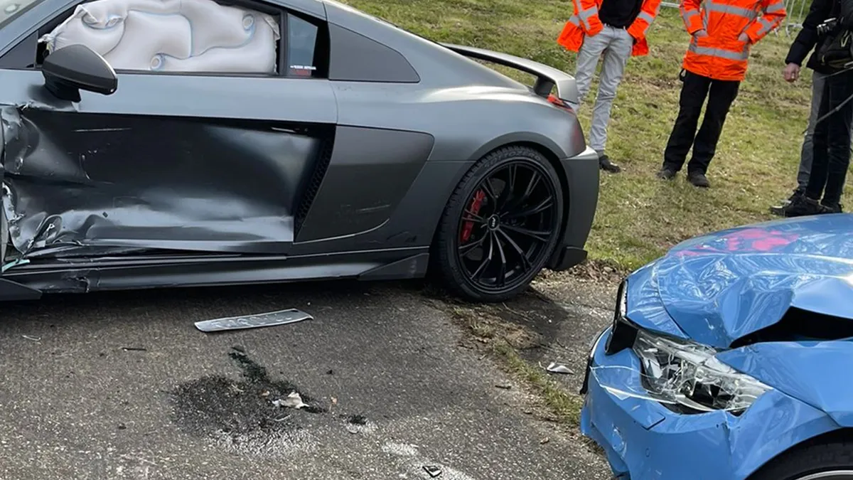 BMW heeft zijdeur geramd van Audi R8 V10+ ABT tijdens Spring Event 2022