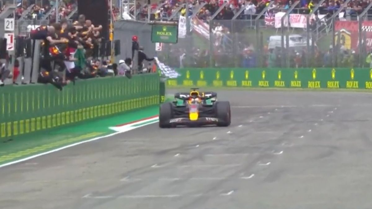 Lekker: Max Verstappen wint GP Italiaanse Emilia-Romagna en Leclerc spint