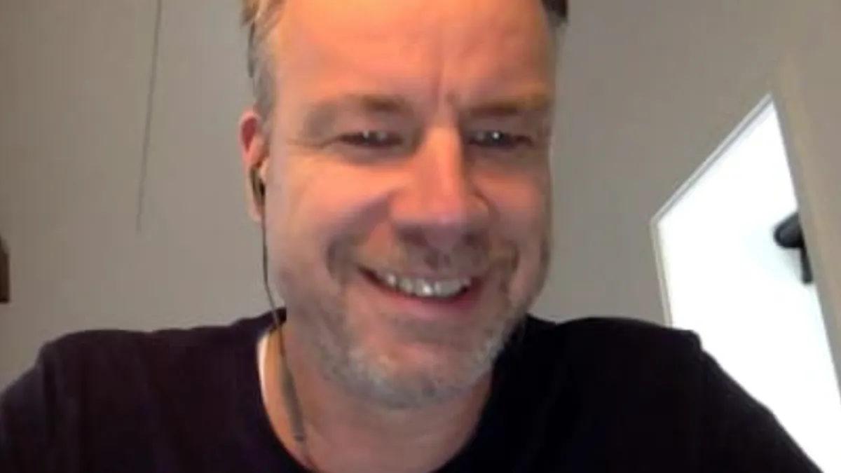 Rob Scheepers met zijn oneliners over Toine van Peperstraten, gezin met 12 kinderen en Telstar