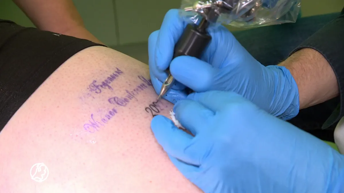 Feyenoorders overtuigd dat ze Conference League finale winnen en nemen alvast tatoeage