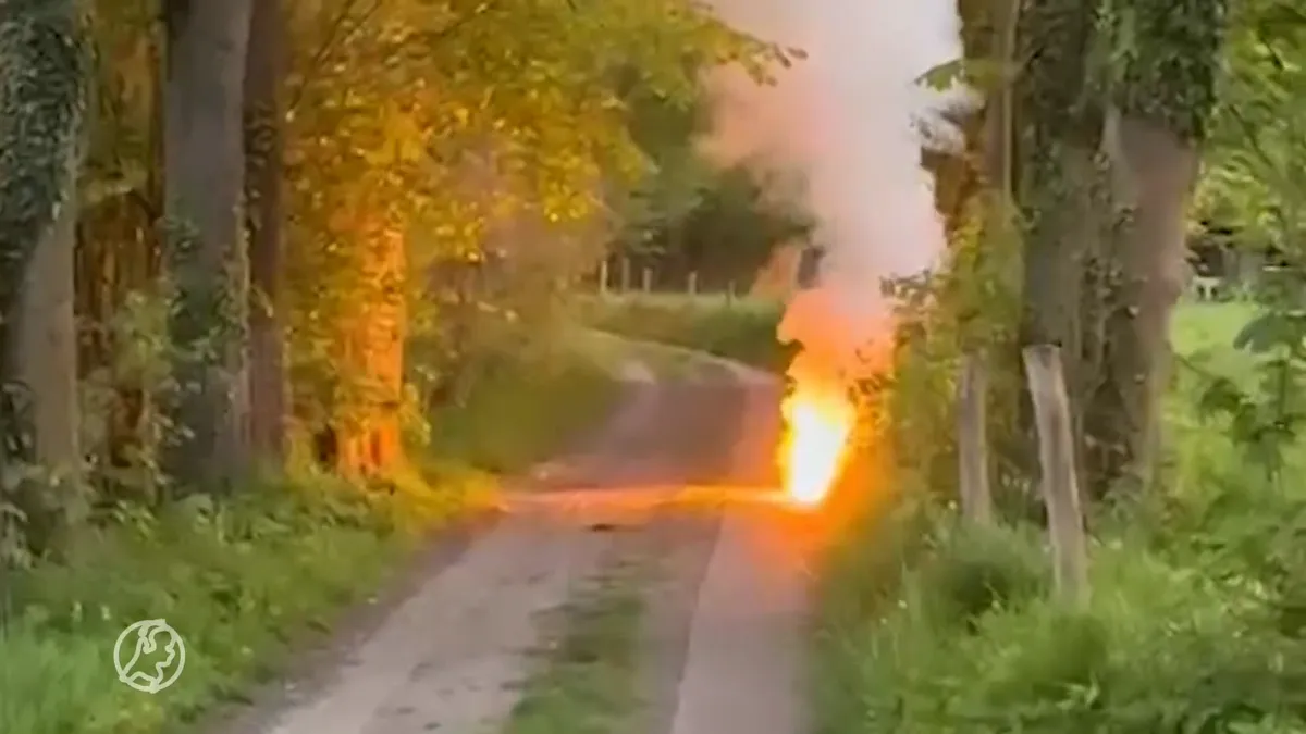 Magneetvissers halen fosforgranaat uit water in Zuid-Limburg