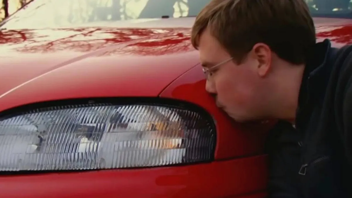 Nathaniel heeft een intieme relatie met zijn Chevrolet Monte Carlo