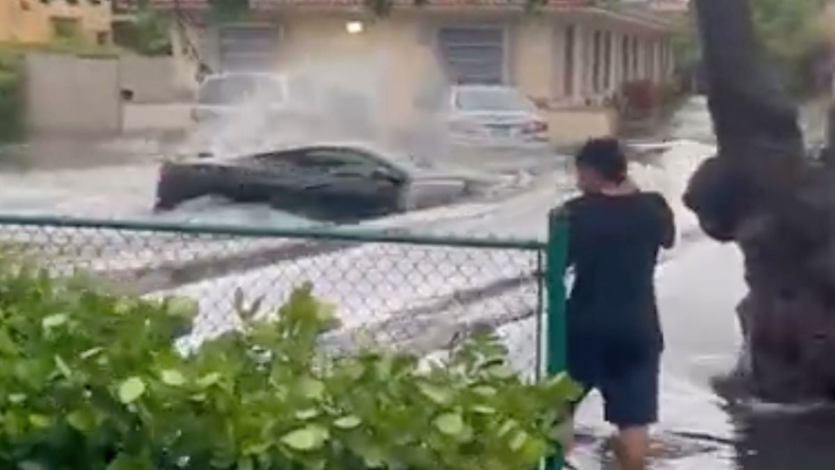 Corvette niet meest ideale auto voor tijdens wateroverlast in Miami