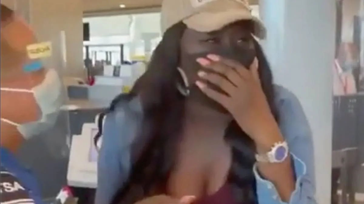 Of ze even onder haar petje mocht kijken…