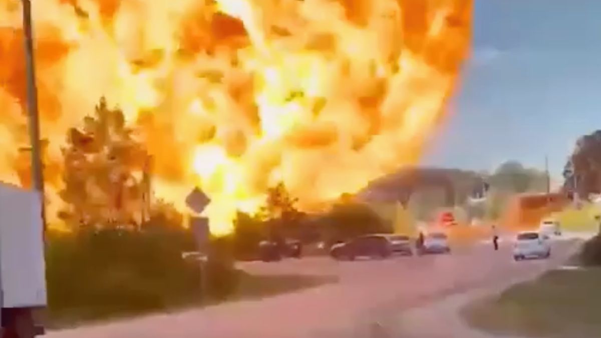 Gigantisch vuurbal na ontploffen van gastankwagen in Talitsa