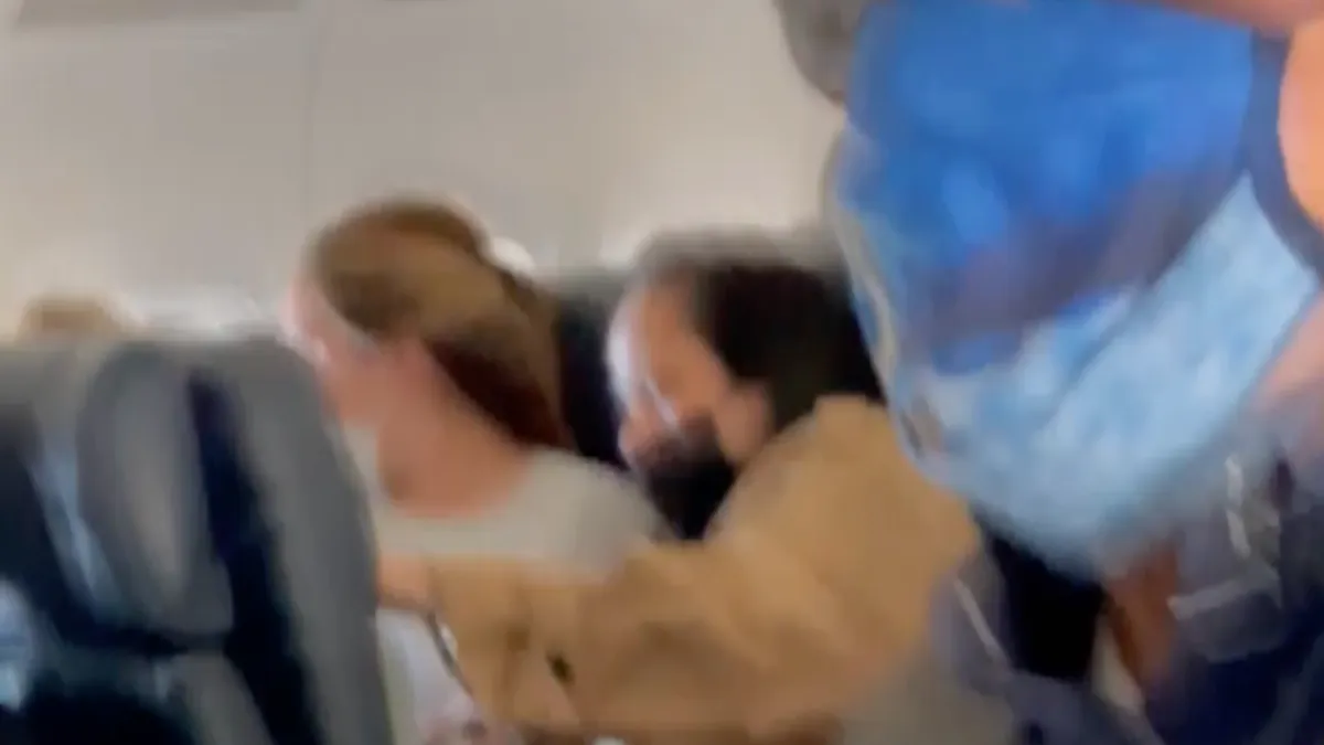 Beelden vanuit het Red Air vliegtuig tijdens crash op Miami Airport