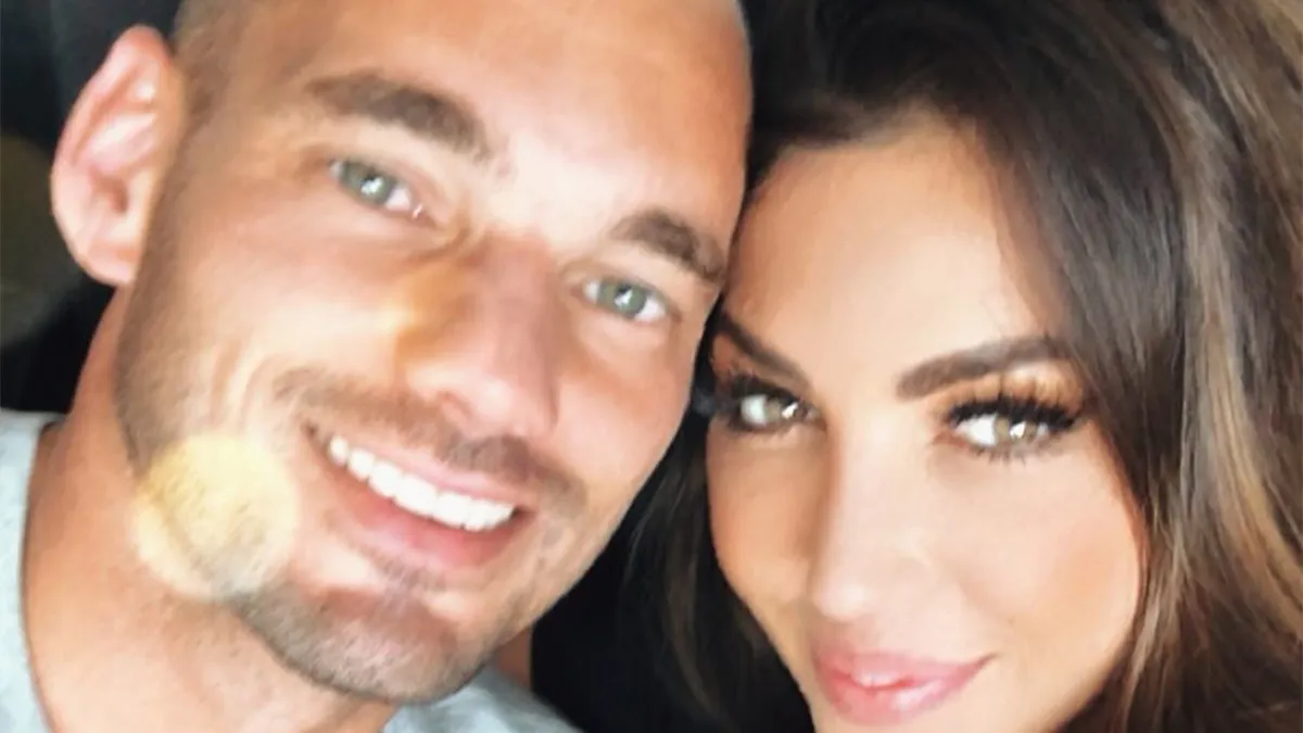 Volgens Yvonne Coldeweijer ligt Wesley Sneijder op eerste harthulp in ziekenhuis Nieuwegein