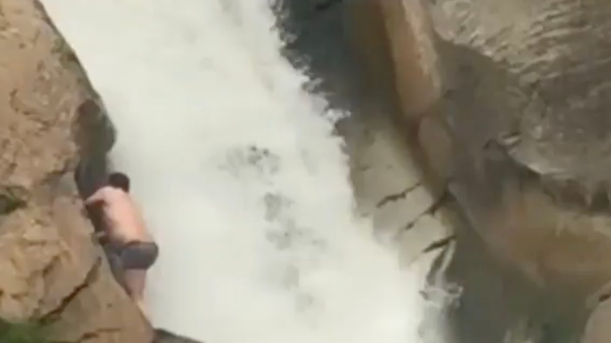 Khuchninsky waterval is niet de beste glijbaan denkbaar