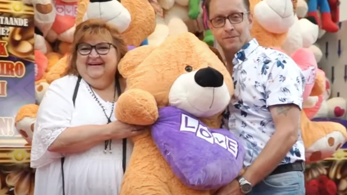 Na 11 jaar nieuwe videoclip voor bij De Stoopjes klassieker De Achtbaan